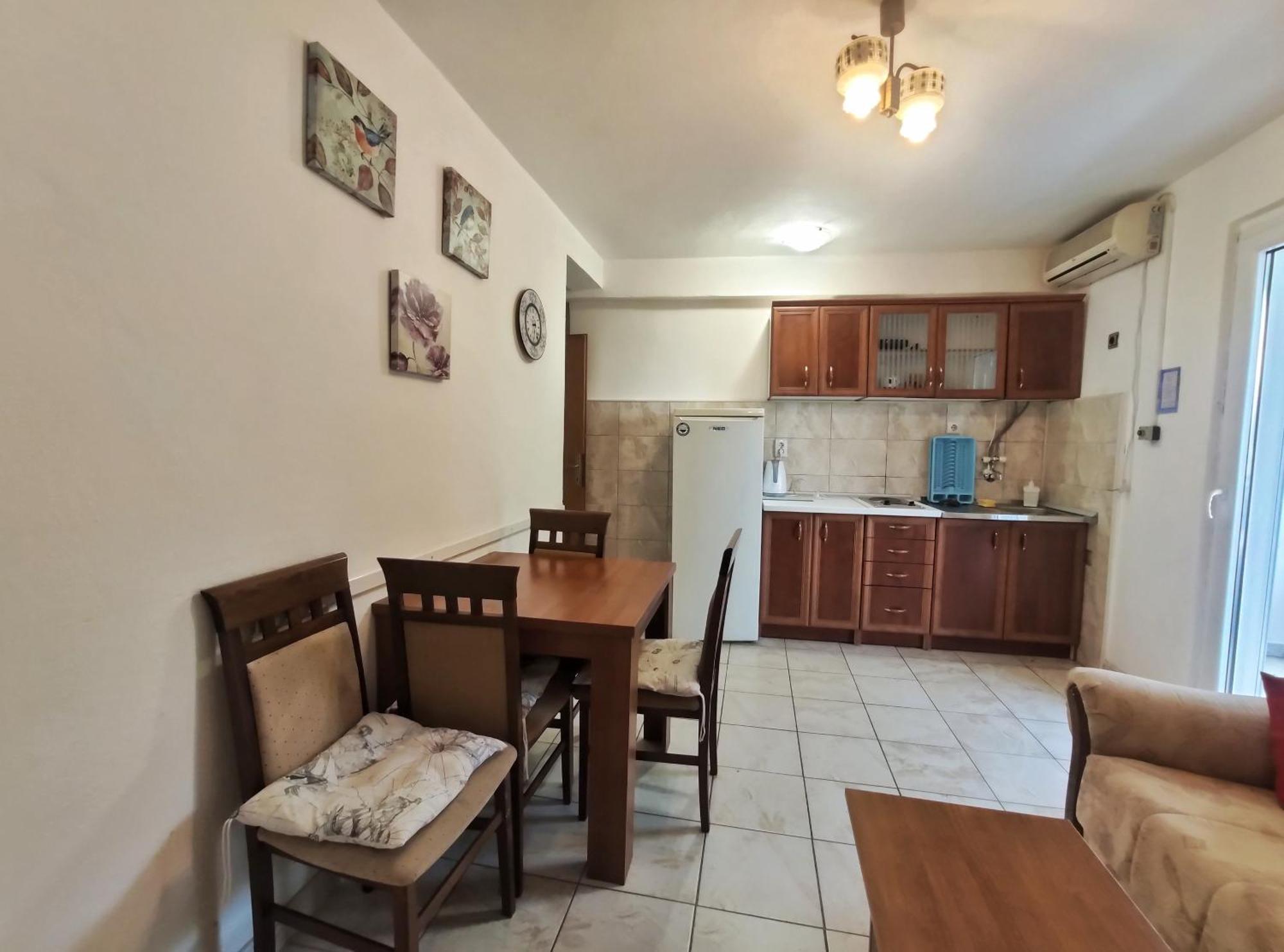 Apartments Gvozdenovic Petrovac Bilik gambar